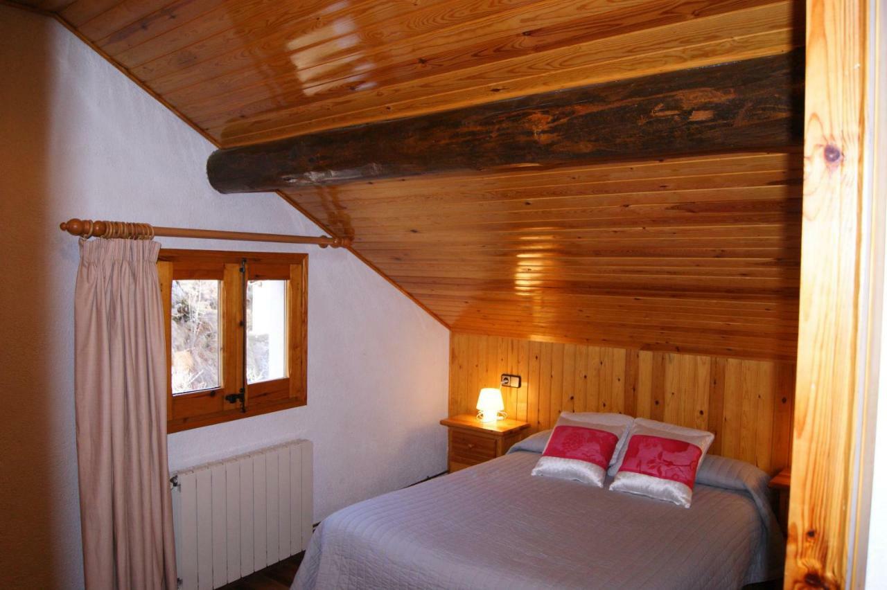 Apartaments Pont Romanic Еспот Екстер'єр фото